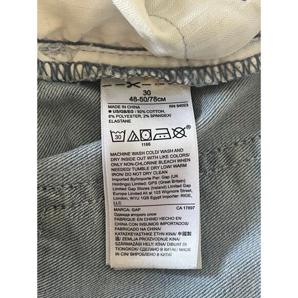 Gap Lightweight Best Girlfriend Jeans in Light Indigo - Picture 9 of 10